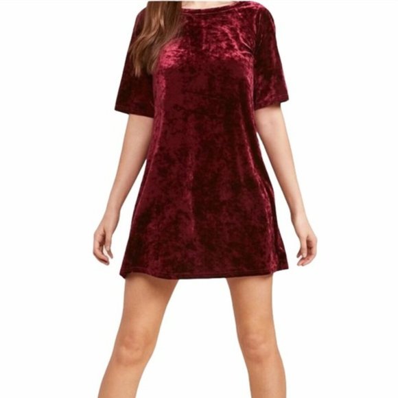 BB Dakota Dresses & Skirts - NWT BB Dakota Burgundy Crushed Velvet Shift Dress